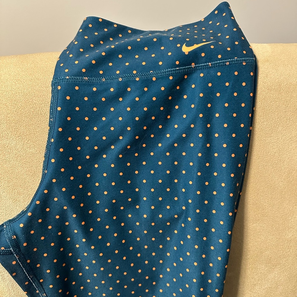 Nike Legendary Dri-Fit Pant - Teal Orange Polka Dot Cropped Legging. Large.‎